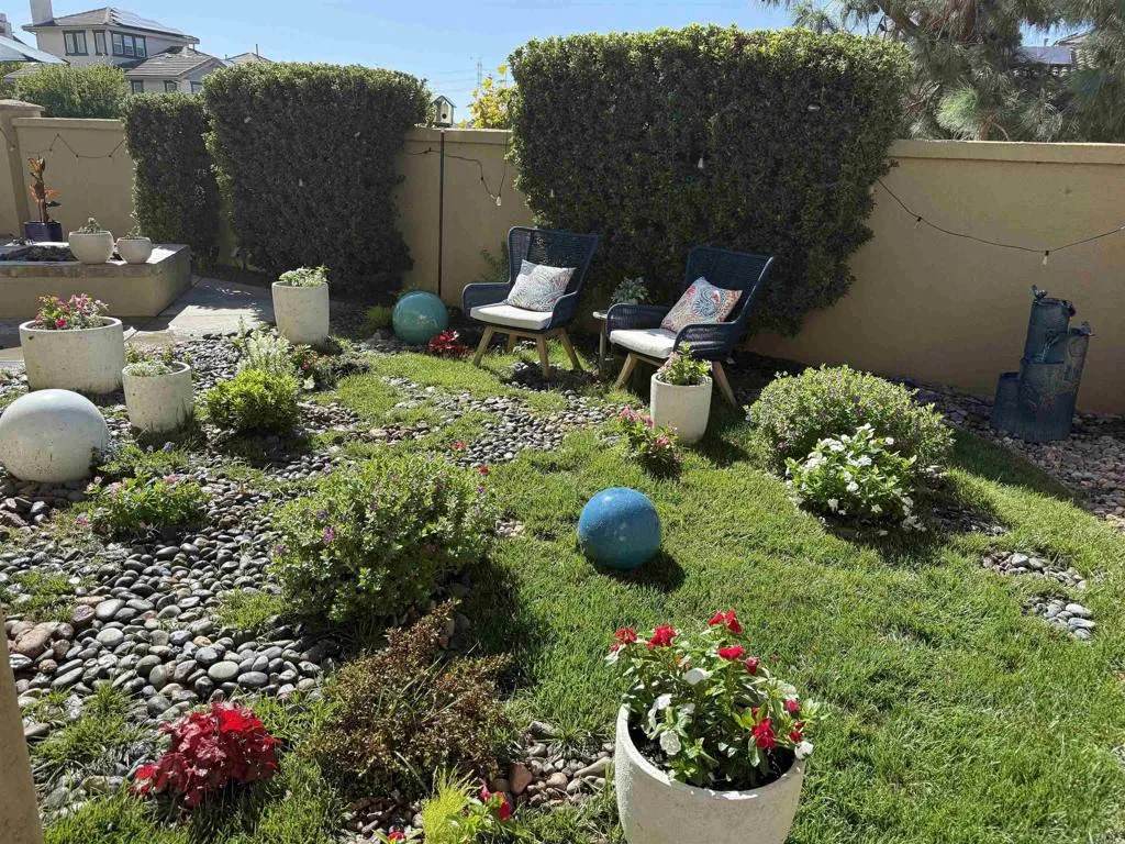 923 Citrine Way - Photo 1