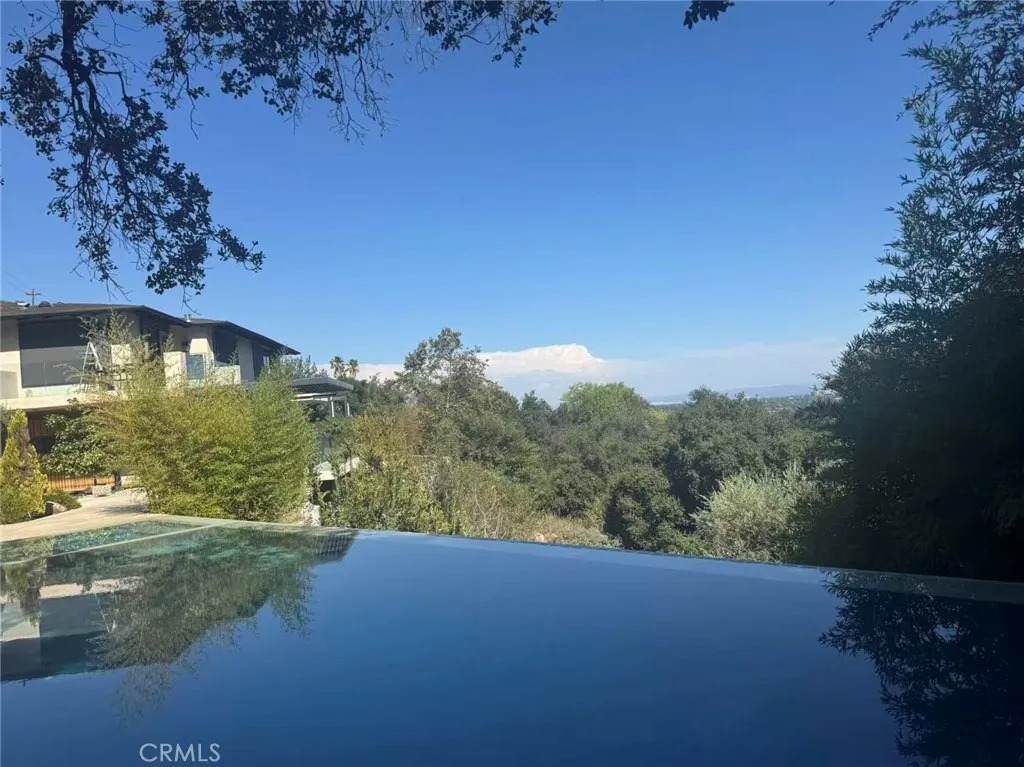 1372 Edgehill Pl - Photo 1