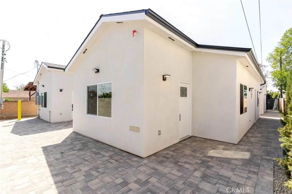 11939 Burton - Photo 1