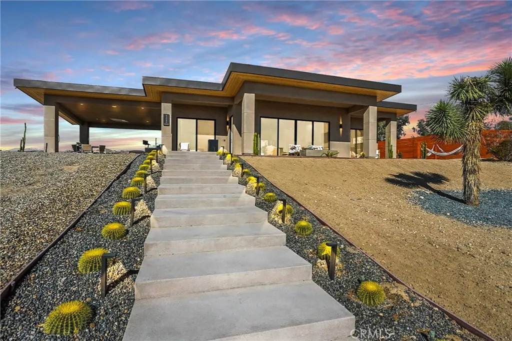 59080 Nelson Ave - Photo 1