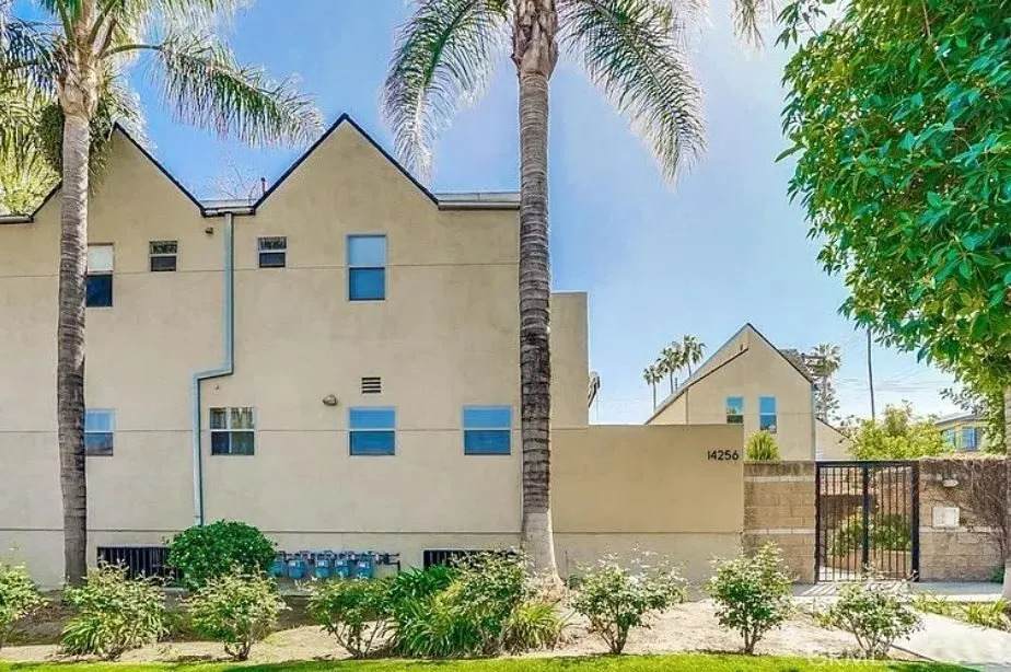 14256 Victory - Photo 1