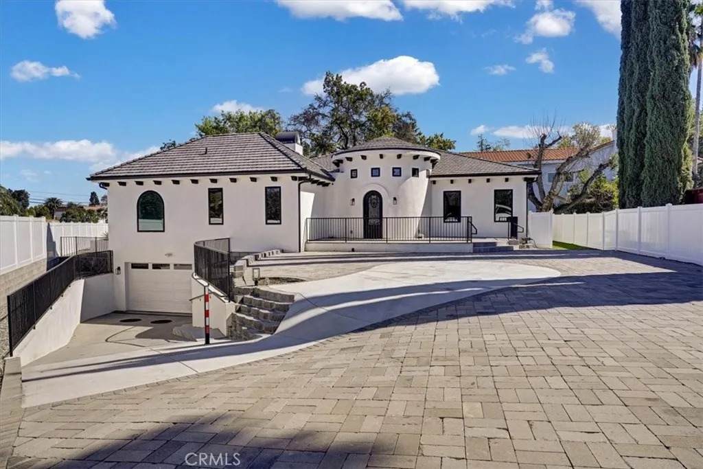 5520 Woodlake Avenue - Photo 1