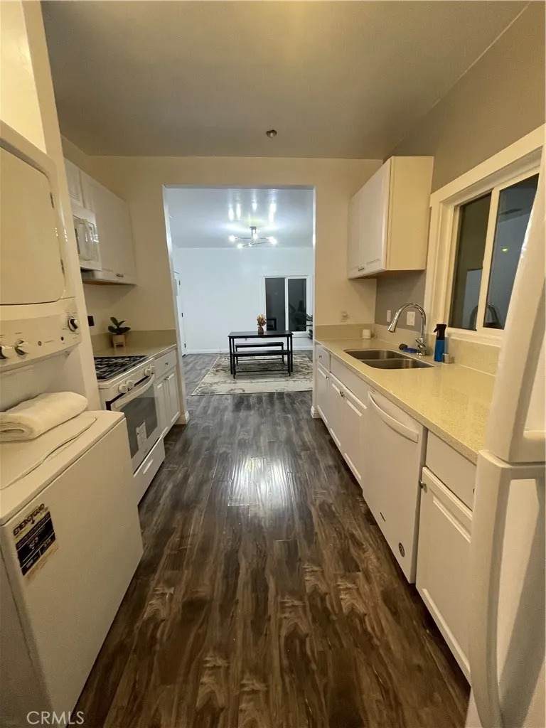 3665 Normandie - Photo 1