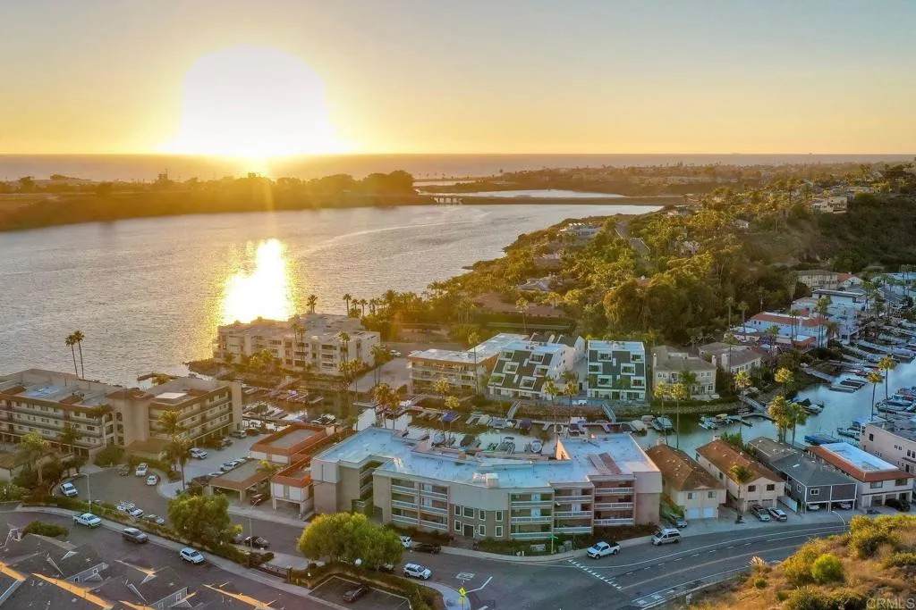 4705 Marina - Photo 1