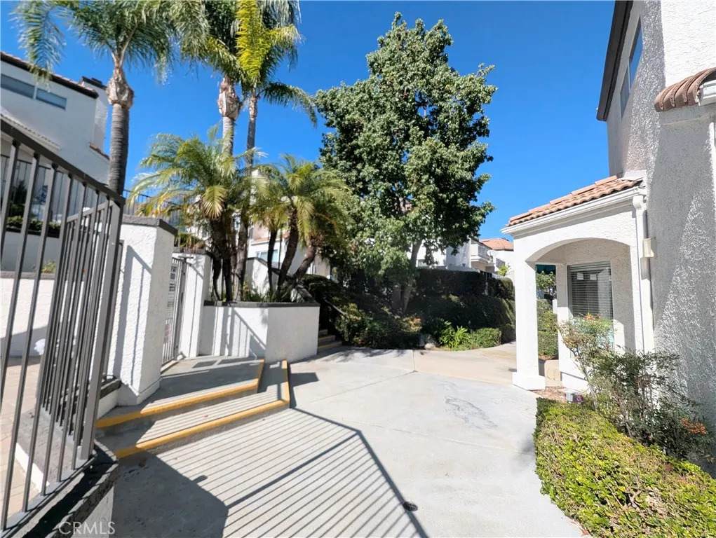 13133 Le Parc - Photo 1