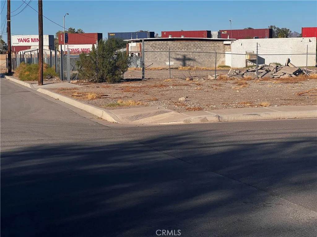 521 Quivera - Photo 1