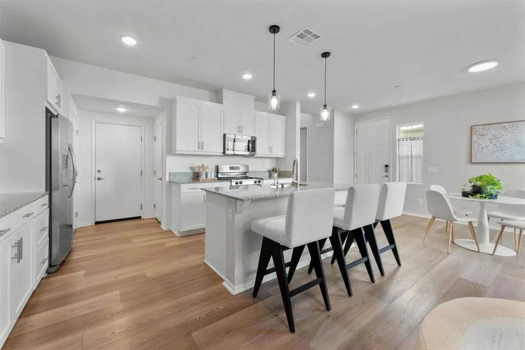 212 Perennial Place - Photo 1