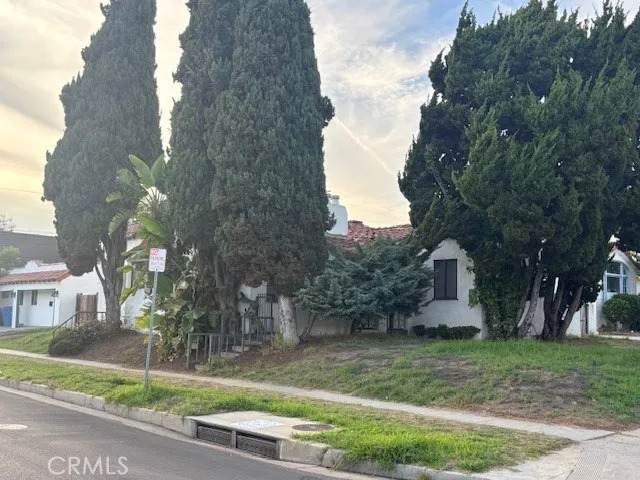 2055 Parnell - Photo 1