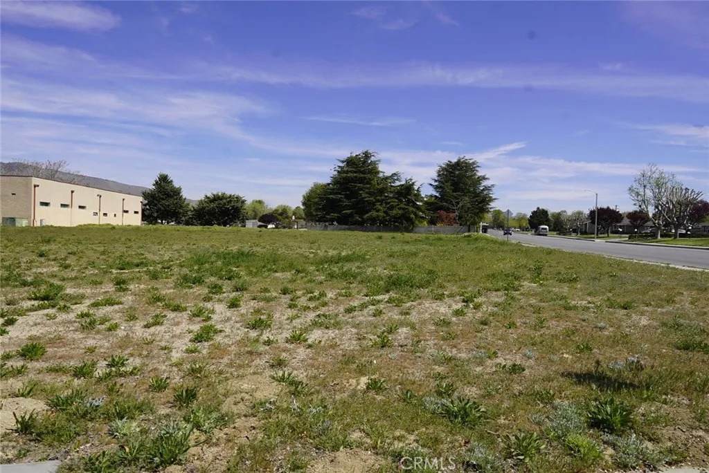 4 West E St - Photo 1