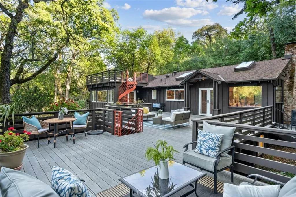 176 Los Trancos - Photo 1