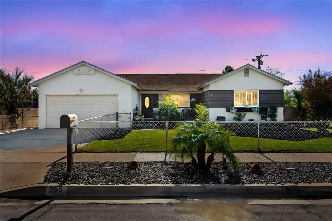 255 Valencia - Photo 1