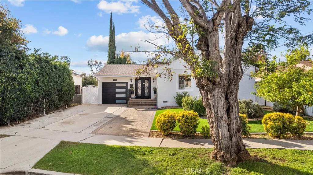 18019 Tiara - Photo 1