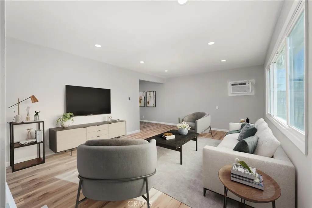 110 Montrose - Photo 1