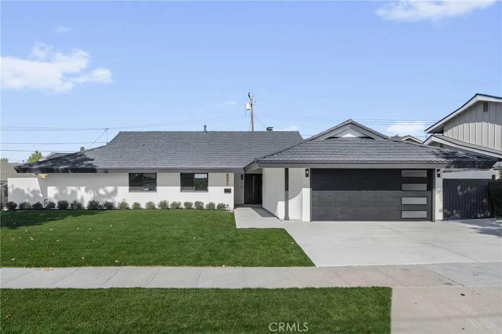 4401 Fernwood - Photo 1