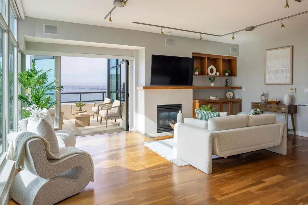 1199 Pacific Highway - Photo 1