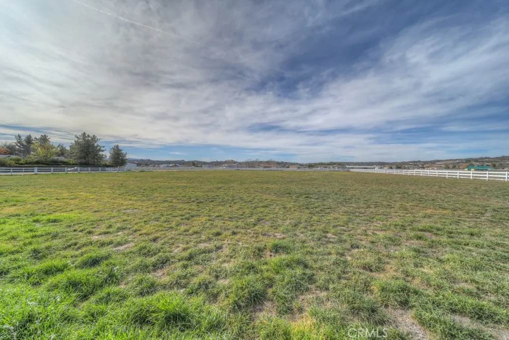 300 Flightline - Photo 1