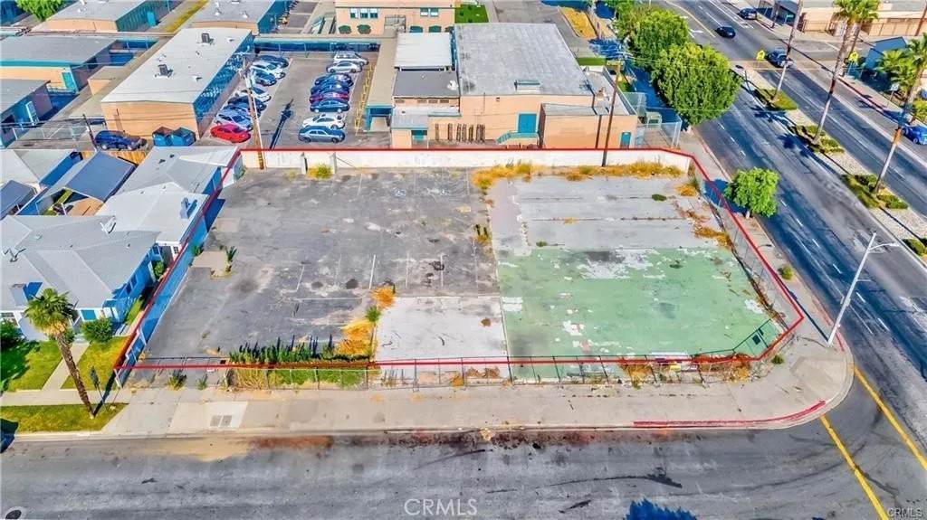 2416 Alondra - Photo 1