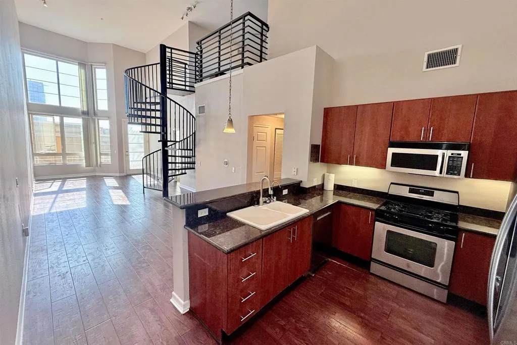 1465 C Street - Photo 1