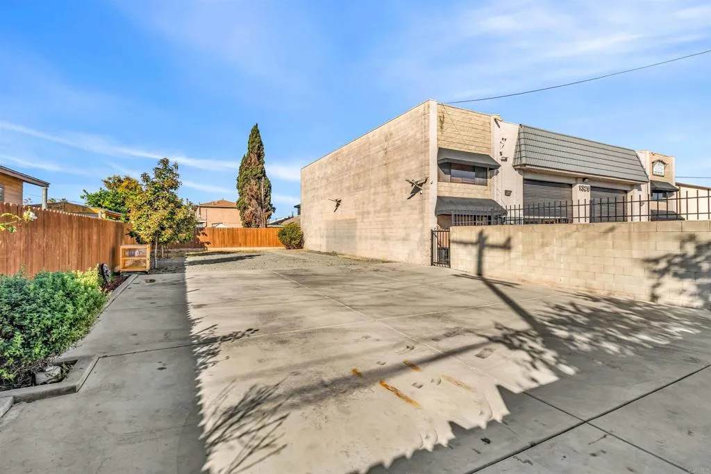 1332 Coolidge - Photo 1