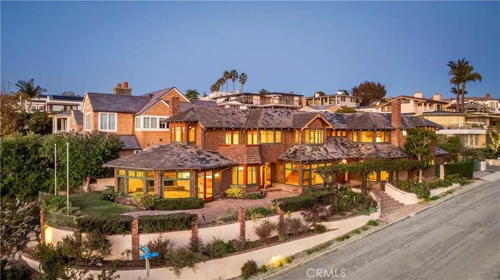 811 6th Street - Photo 1