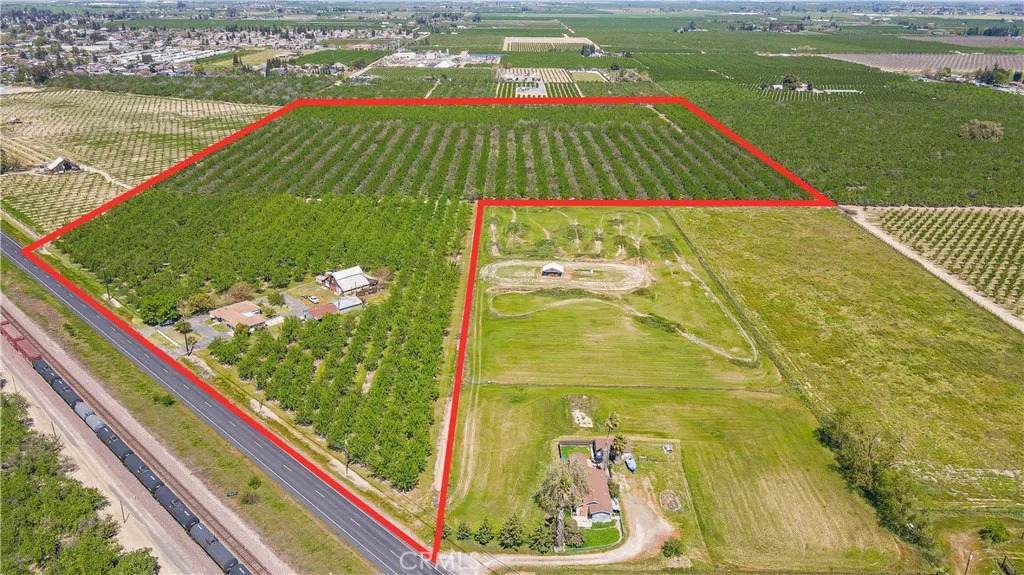 19688 Santa Fe - Photo 1