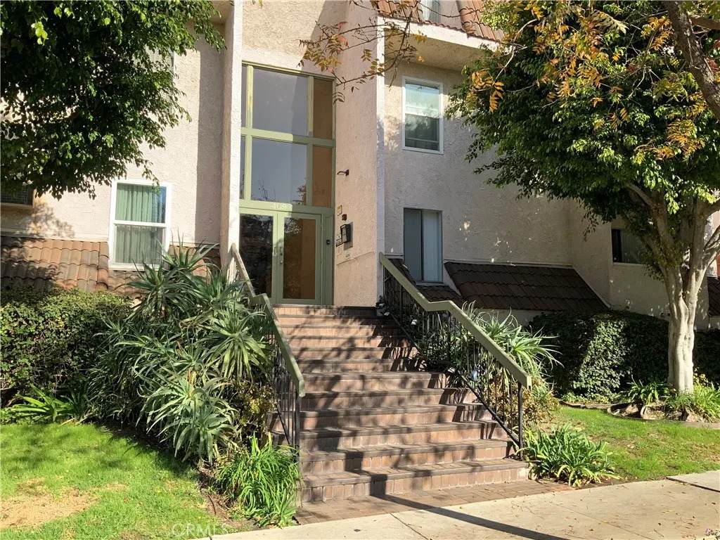 409 Burchett - Photo 1