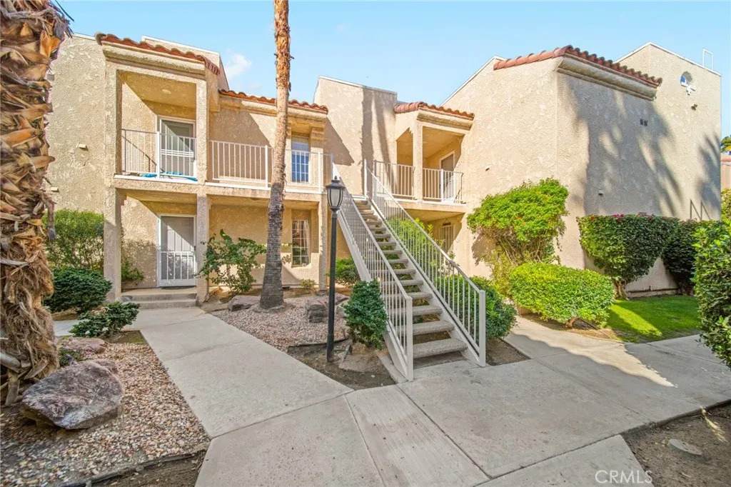 2700 Lawrence Crossley - Photo 1