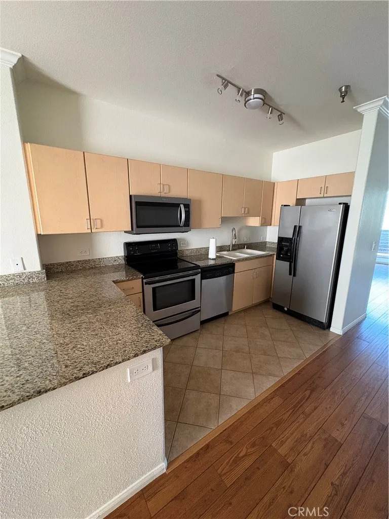 1643 6th Ave - Photo 1