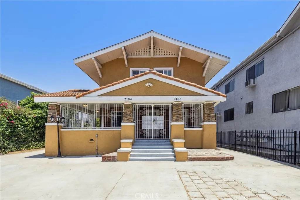 2104 Crenshaw Boulevard - Photo 1