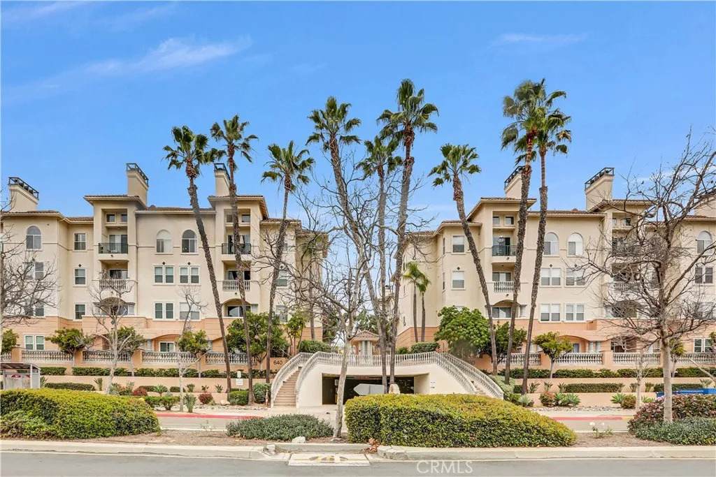 640 Camino De La Reina - Photo 1