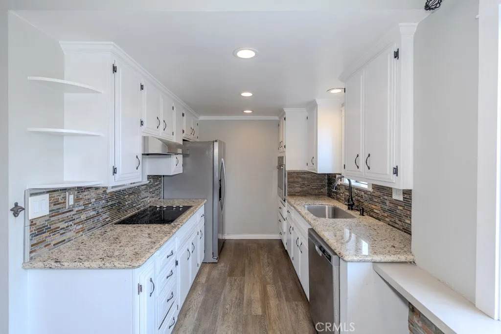 2015 Broadway - Photo 1