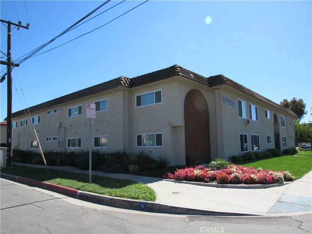17100 Downey Avenue - Photo 1