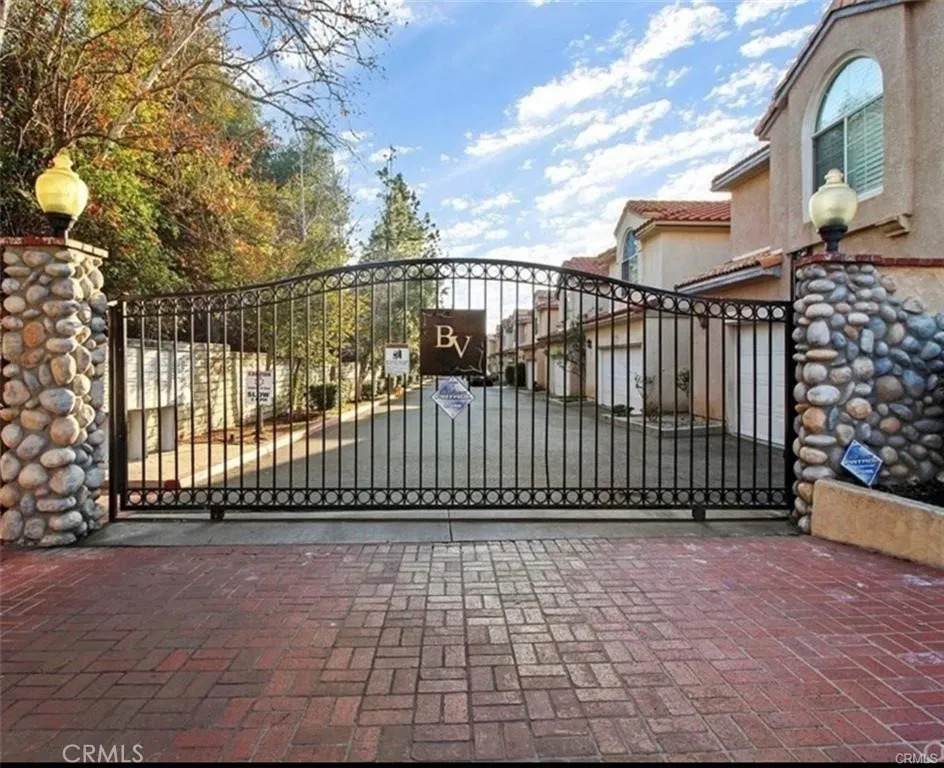 13775 Glenoaks - Photo 1