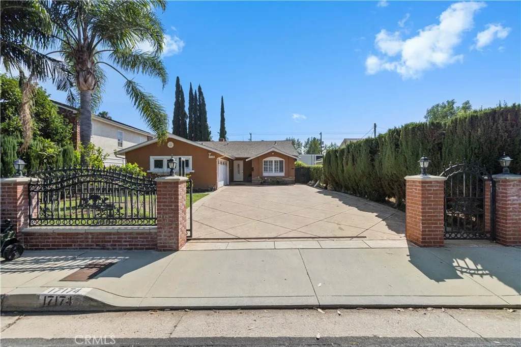 17174 Los Alimos - Photo 1