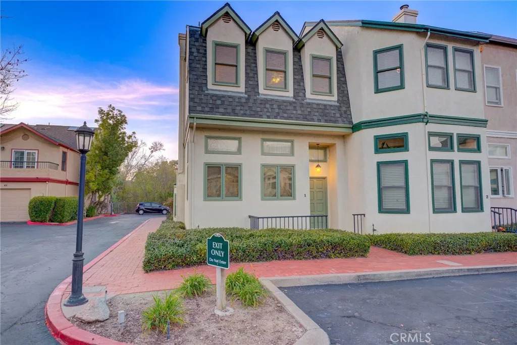 1106 Oceanaire - Photo 1