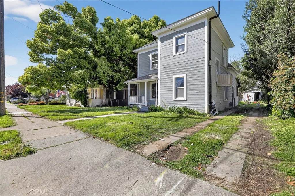 2090 Wilcox - Photo 1
