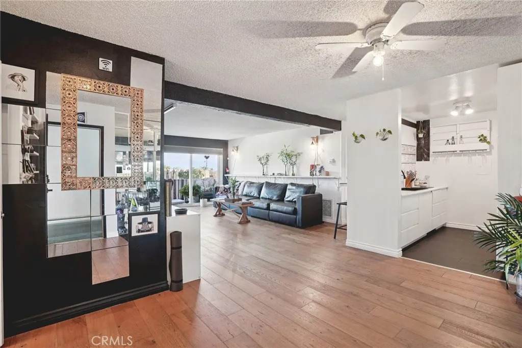 5460 White Oak - Photo 1