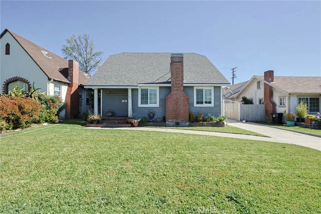 504 1st St - Photo 1