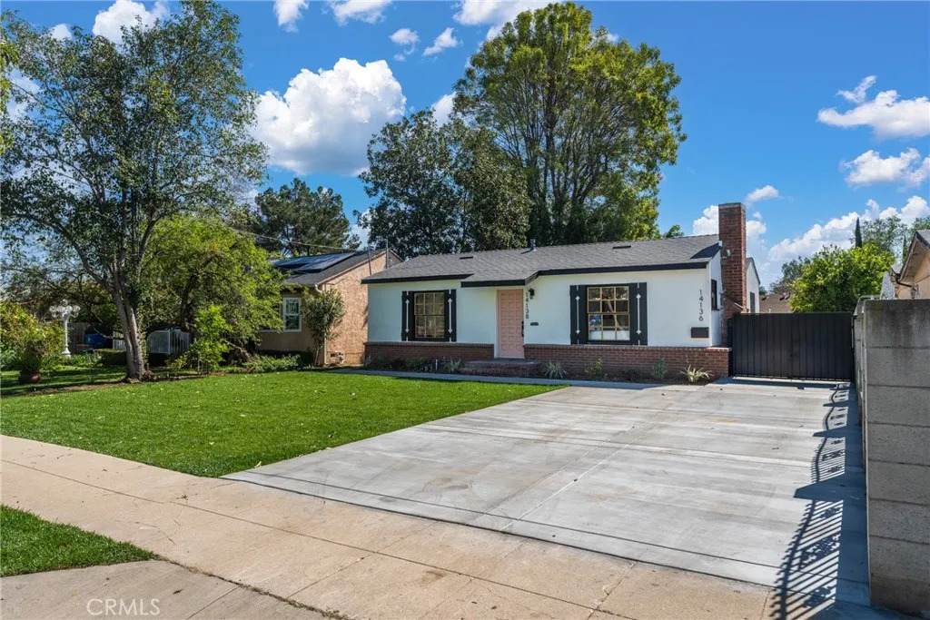 14138 Archwood - Photo 1