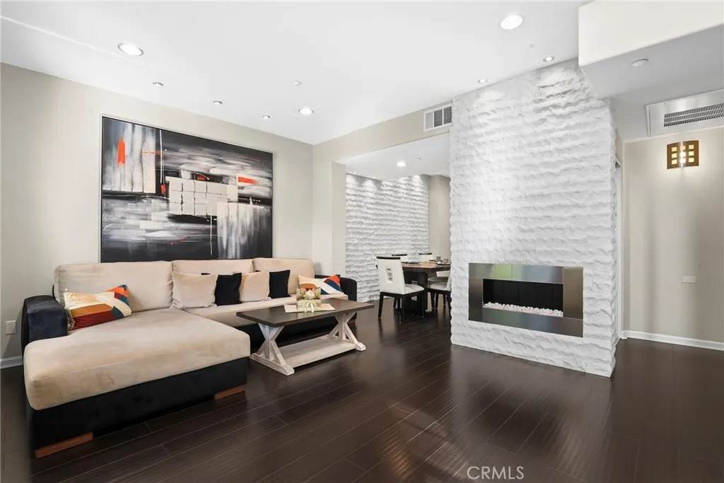 879 Michigan - Photo 1