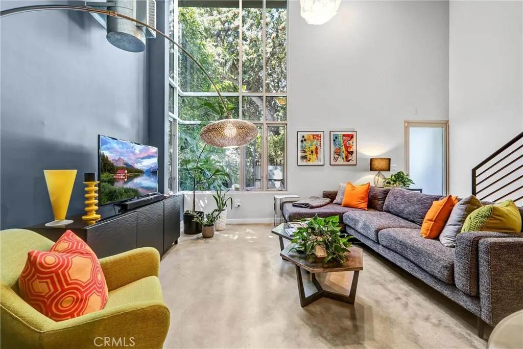 1120 El Centro - Photo 1
