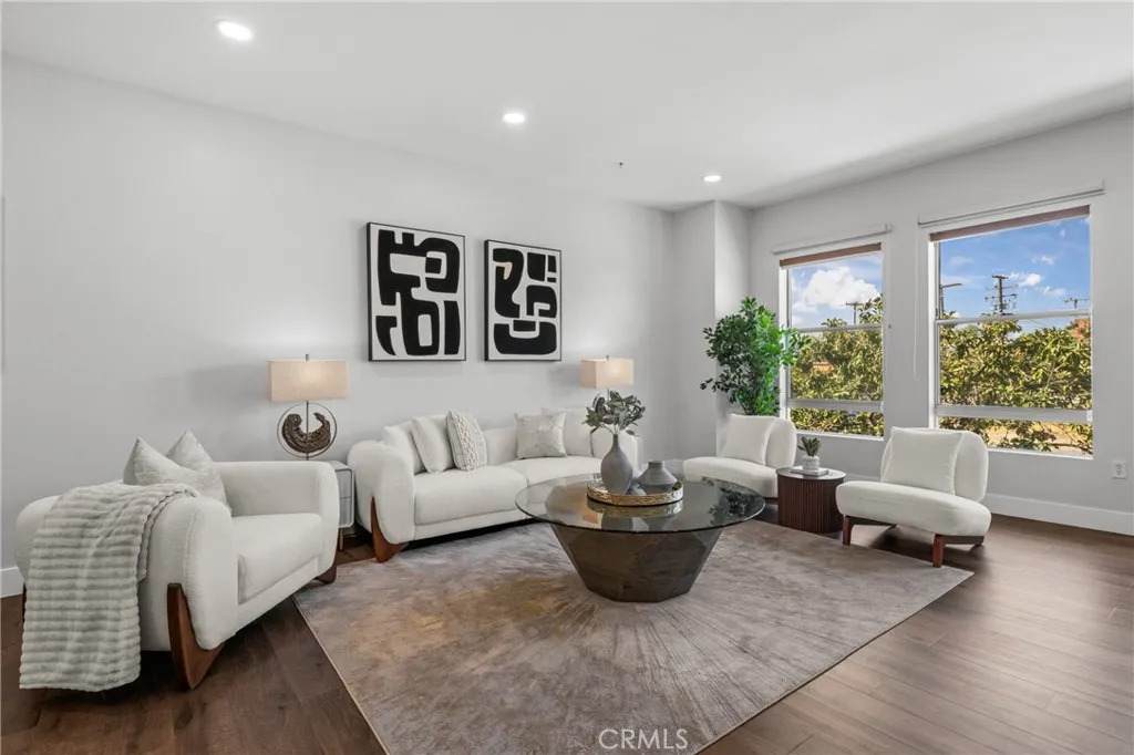 1401 Mission Street - Photo 1