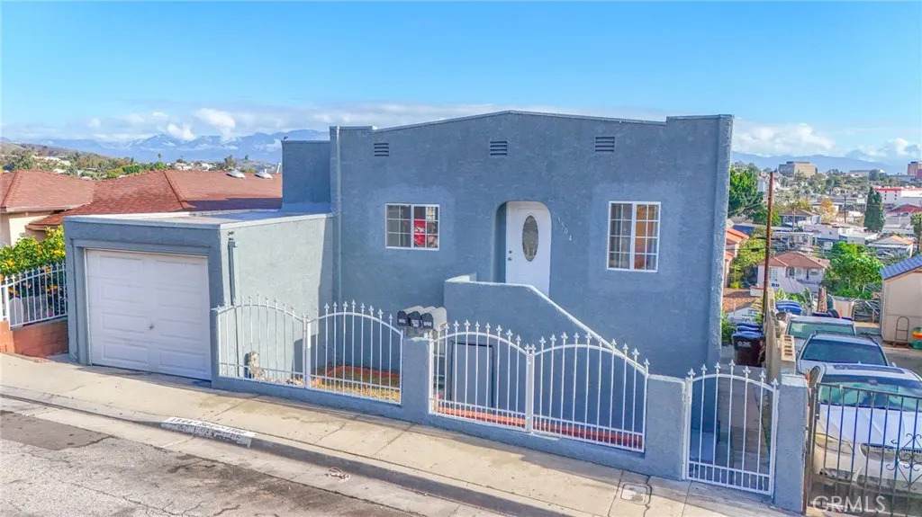 1504 Attridge Avenue - Photo 1