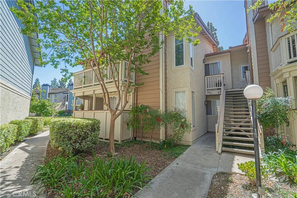 2402 Pleasant Way - Photo 1