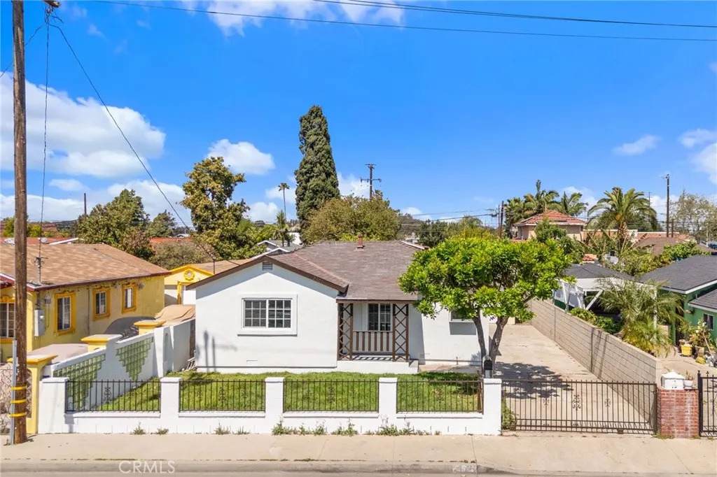 2521 Stanford Street - Photo 1