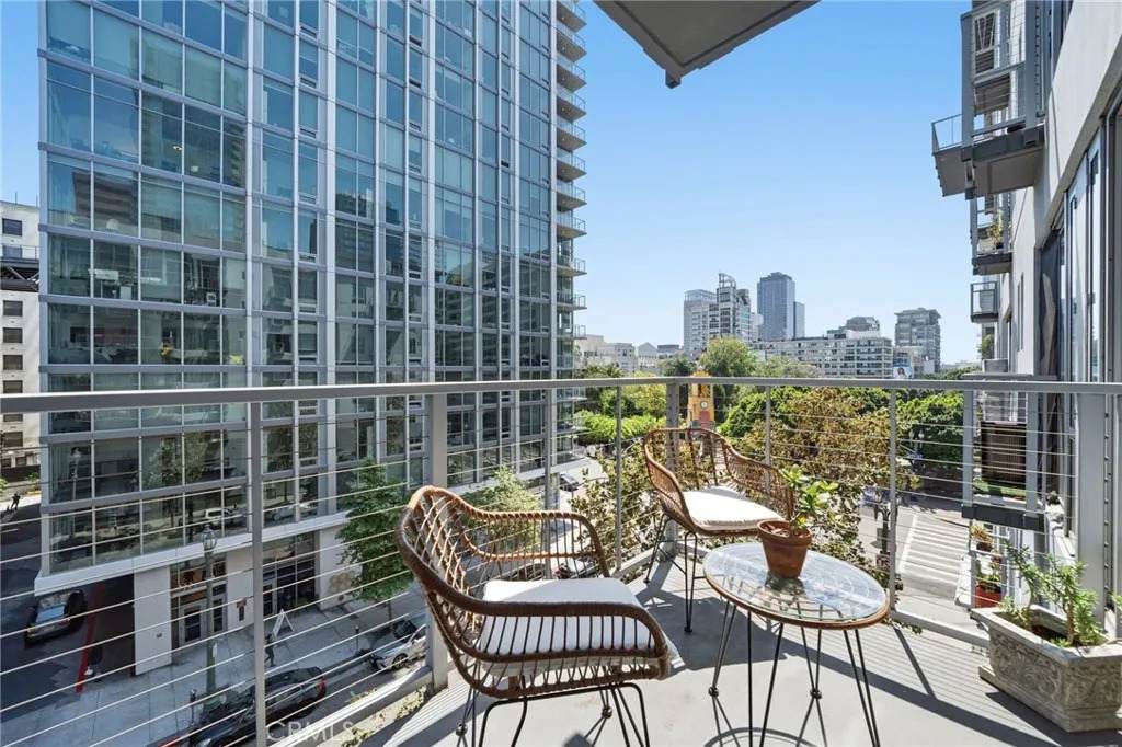 645 9th St #424 - Photo 1