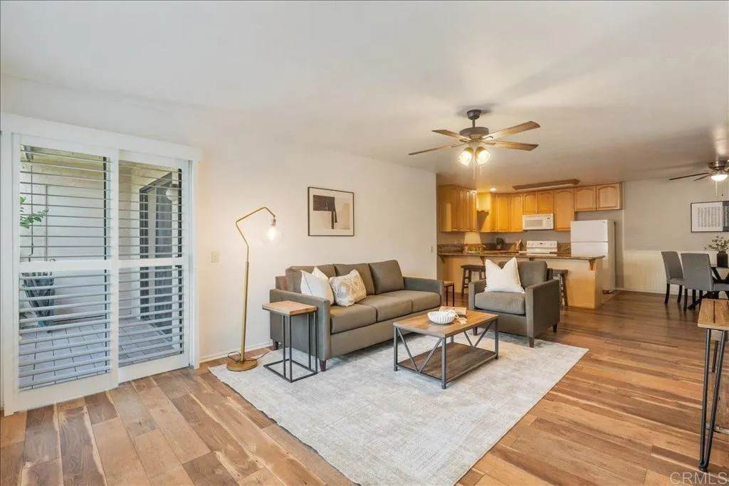 425 Autumn Drive - Photo 1