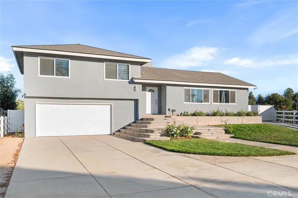 1436 Hilltop - Photo 1