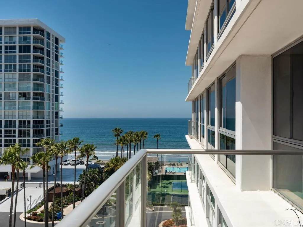 1810 Avenida Del Mundo - Photo 1