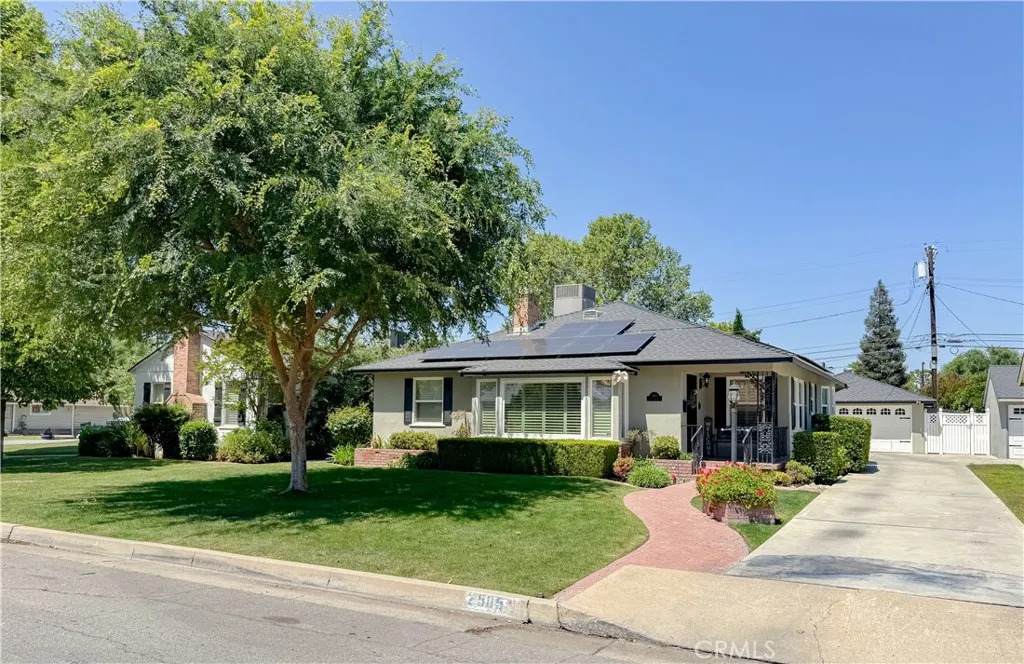 2505 Cedar - Photo 1
